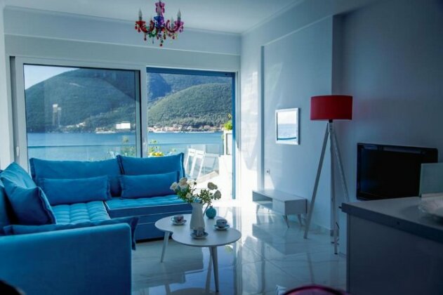 Seafront Luxury residence with amazing view - Photo2