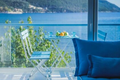 Seafront Luxury residence with amazing view