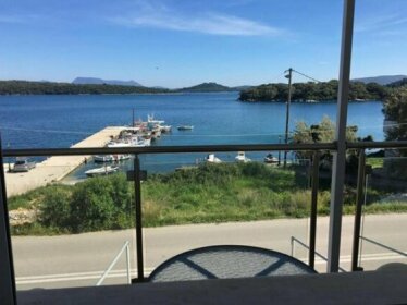 Seaview 3BR Apartment
