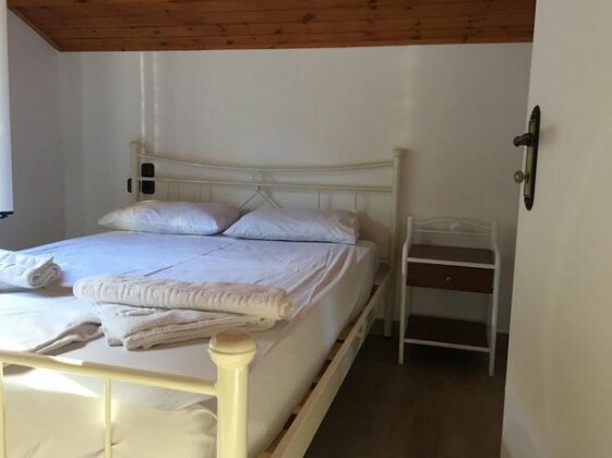 Seaview Traditional Attic