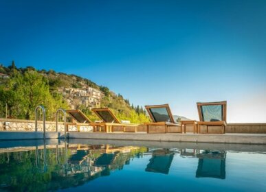 Siora Tanto Rustic Villa