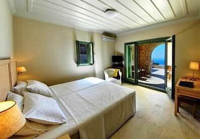 Urania Luxury Villas - Photo4