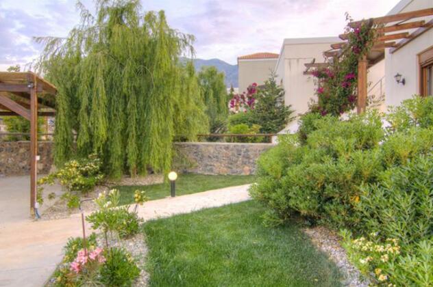 Gasparakis Bungalows & Villas - Photo2