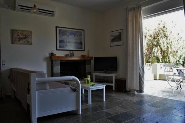 To Livadi - Photo2