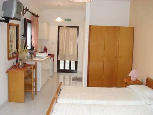 Avra Rooms - Photo2