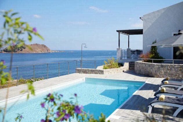 Eleia Seafront Villas - Photo2