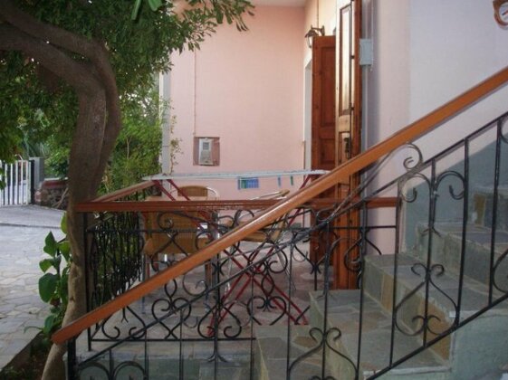 Eleni Studios & Apartments - Photo2