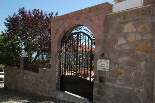 Molyvos Queen Apartments - Photo2