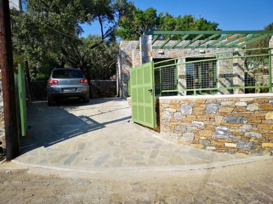 Ouzo Stone Studio - Photo3