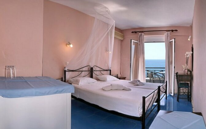 Pebble Beach Hotel - Photo3