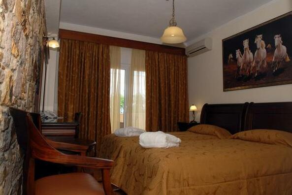 Vicky Hotel Plomari - Photo3