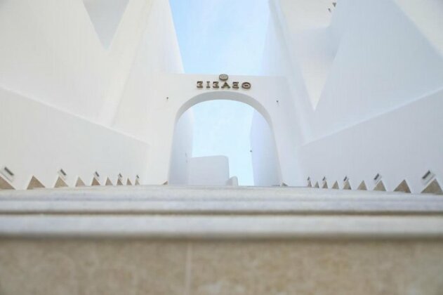 Theasis Luxury Suites - Photo5