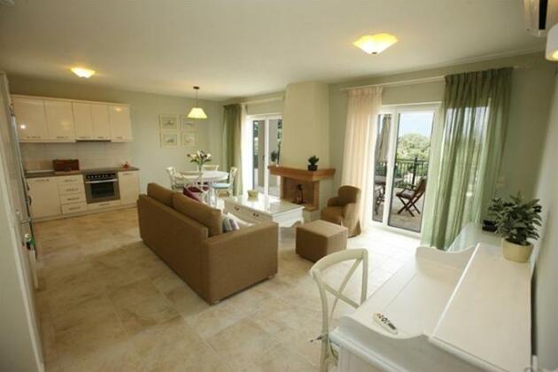 Stemar Luxury Villas - Photo4