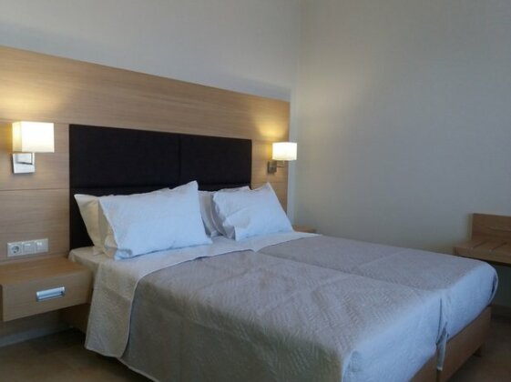 Artemis Bay Hotel - Photo4