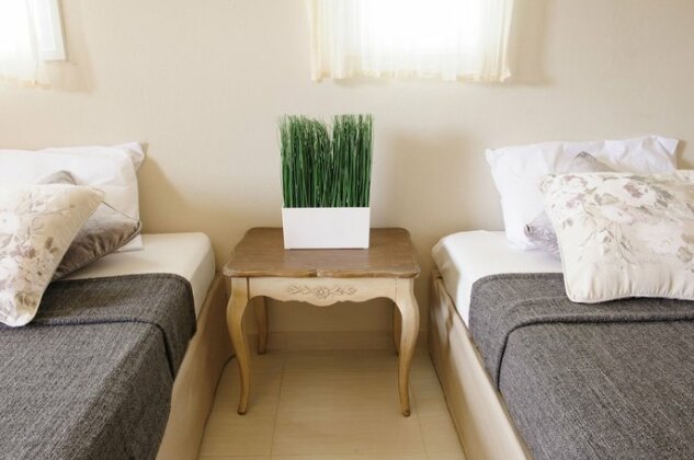 Golden Sun Malia - Photo3