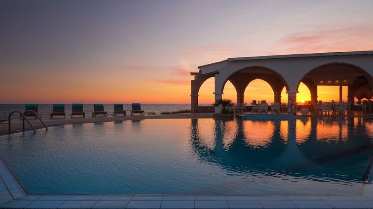 Pyrgos Beach Hotel - Photo2