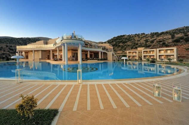 Royal Heights Resort - Photo2