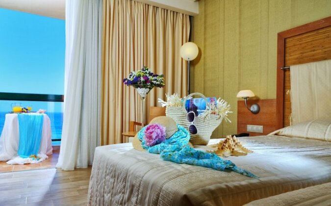 Sirens Beach & Village - Photo5
