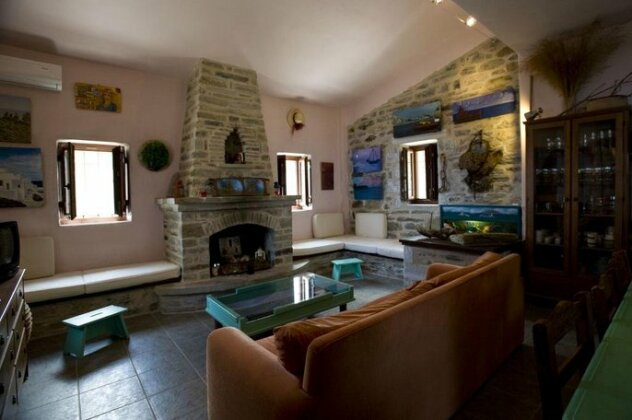 Benos Tower - Photo2