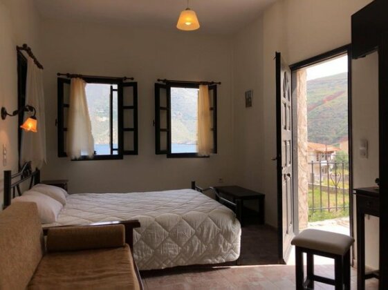 Castello Mani Peninsula - Photo2