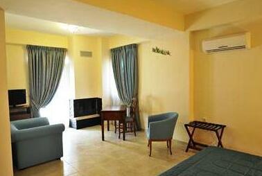 Porto Mani Suites - Photo4