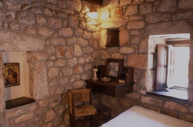 Tsitsiris Castle - Photo2