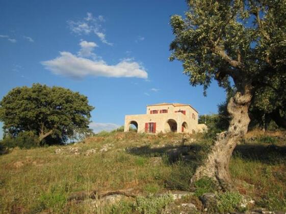 Villa Polyorea