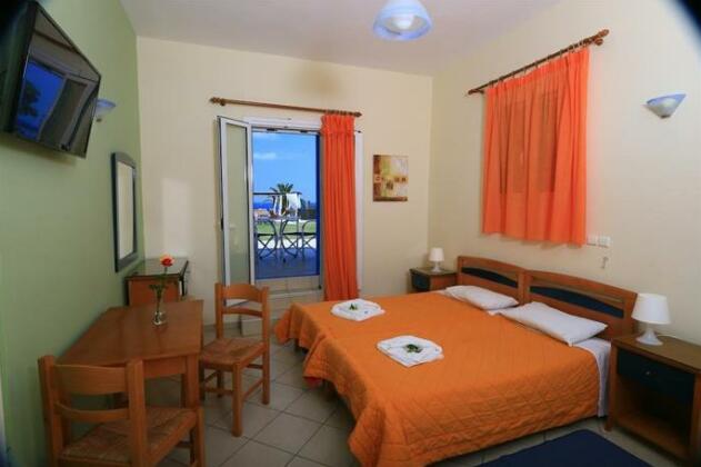 Mesogeios Hotel - Photo2