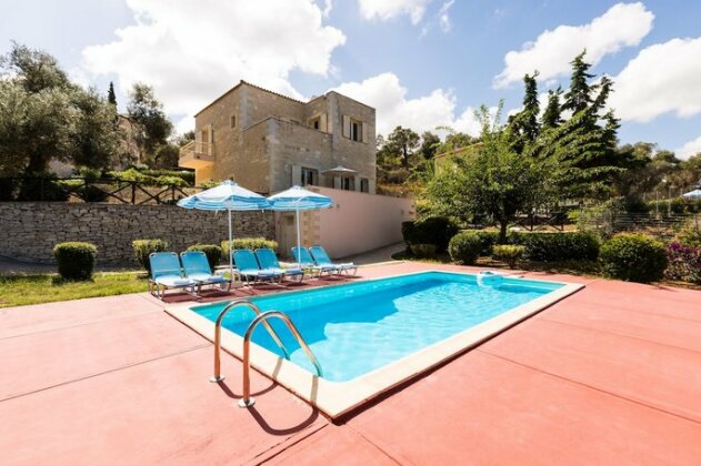 Maroulas Villa Estate - Photo4