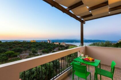 Villa Alysso -with pool near sandy beaches