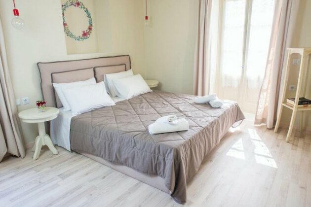 Teacher's House - Photo5