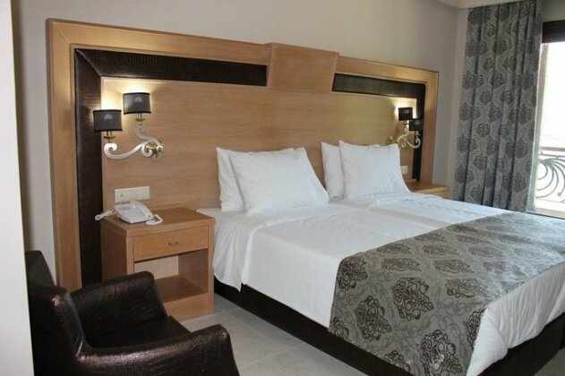 Grand Meteora Hotel - Photo2
