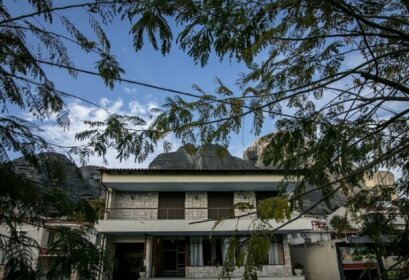 The Holy Rock - Hostel at meteora