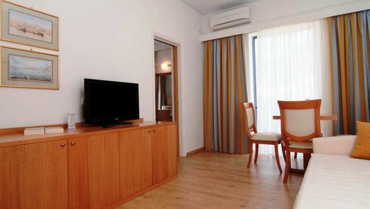 Saronis Hotel Methana - Photo3