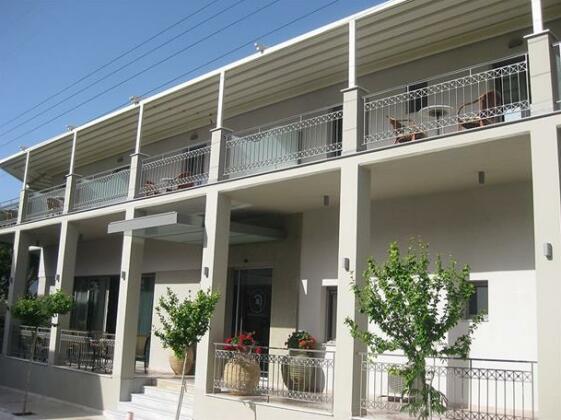 Achilles Hotel - Photo2