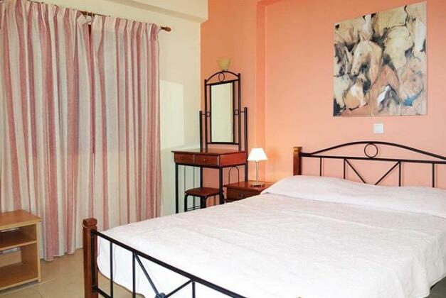 Epavlis - Photo5