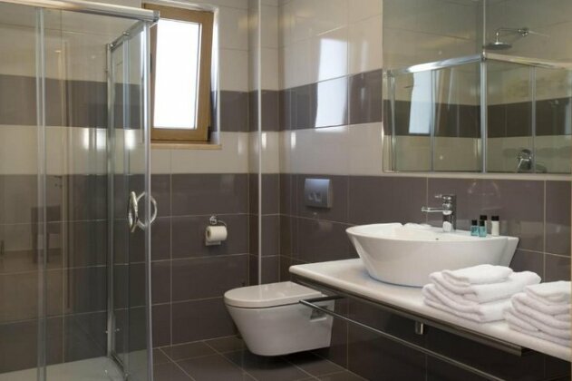 Niriides Luxury Villas - Photo4