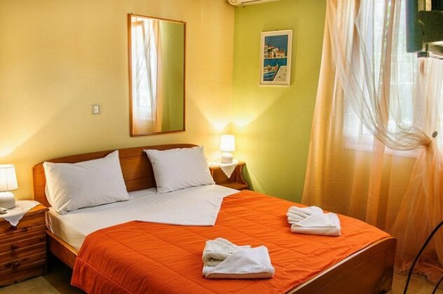 Christina Rooms Milos - Photo2