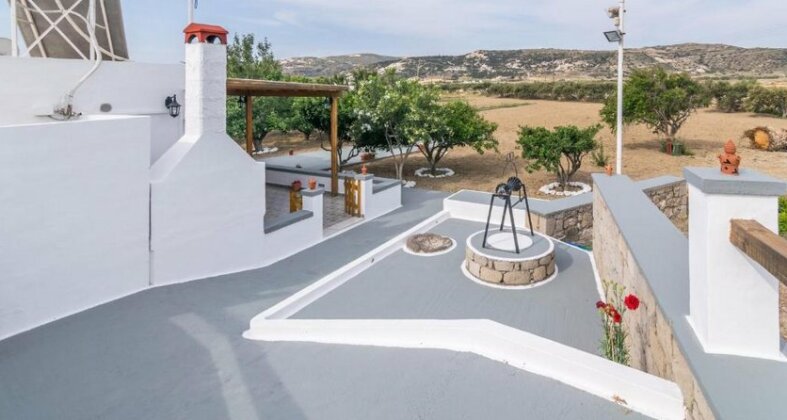 Countryside House Milos - Photo3
