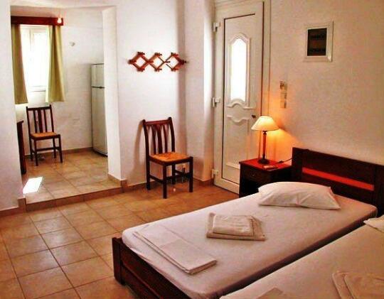 Deluxe Studios & Suites Ageri-Milos - Photo3