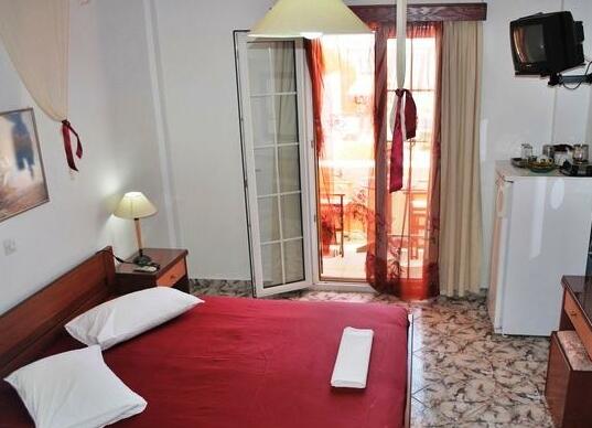 Deluxe Studios & Suites Ageri-Milos - Photo5