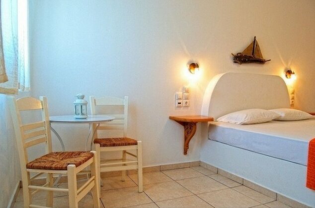 Efthimias Rooms - Photo3