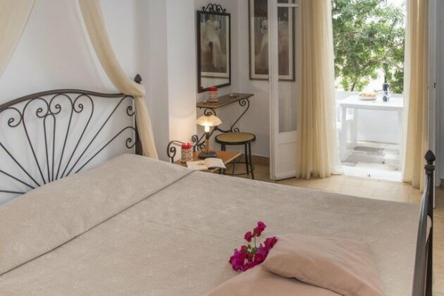 Elena Apartments Milos - Photo2