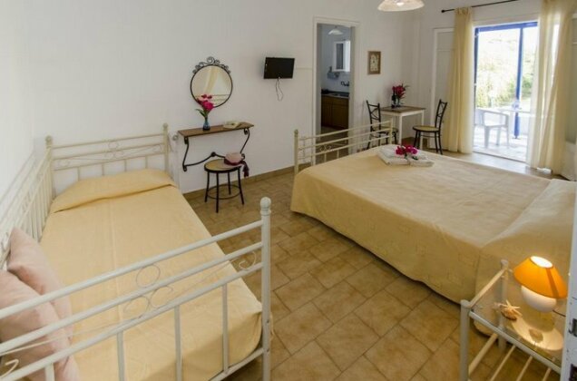 Elena Apartments Milos - Photo4