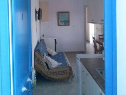 Eleni Apartments Milos - Photo2