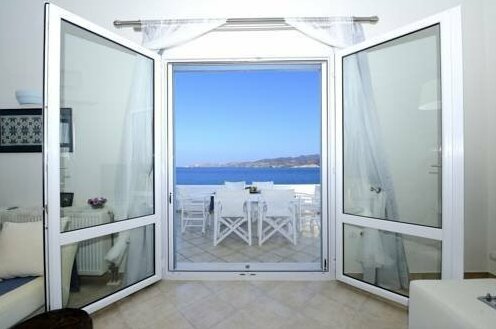 EOS Milos House - Photo4