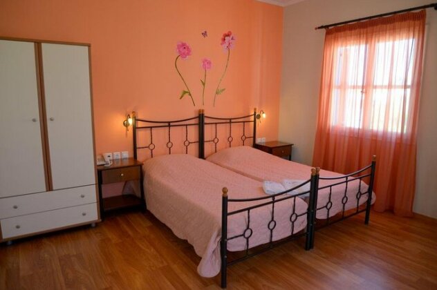 Finikas Studios Milos - Photo5