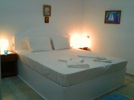 Georgia Rooms Milos - Photo4