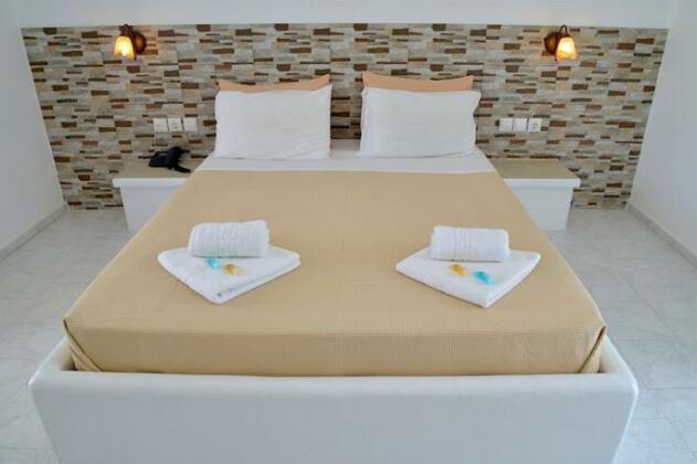 Hotel Glaronissia Rooms & Suites - Photo5