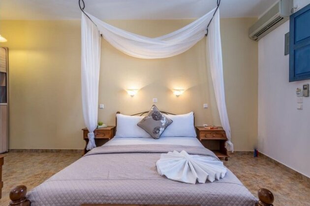 Iliopetra Rooms - Photo4
